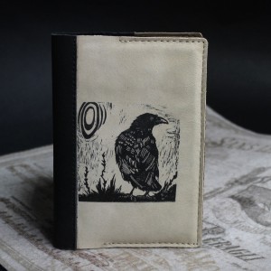 Фото Обложка на паспорт Любопытный ворон