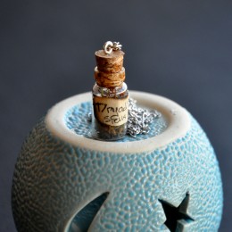 Фото Кулон-бутылочка Чары дриады