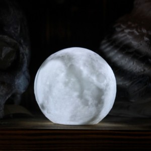 Фото Луна маленькая ночник на батарейках