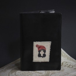 Фото Обложка на паспорт Кот в красной шапке
