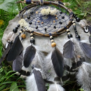 Фото Ловец снов с лапками птиц "Дикие пляски"