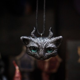Фото Кулон рогатый кот тёмно-серый