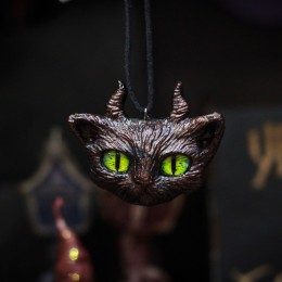 Фото Кулон Рогатый кот с желтыми глазами