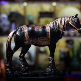 Фото Настольная скульптура - Конь вороной 27 см