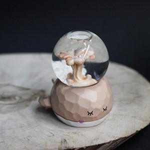 Фото Снежный шар "Кит и фонтан" с подсветкой
