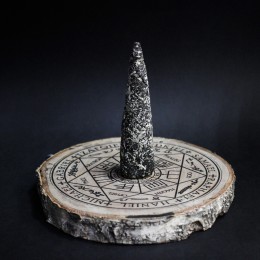 Фото Ведьмина свеча Чёрная на полыни, зверобое, чесноке