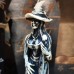 Фото Свеча Ведьма в шляпе с метлой-1