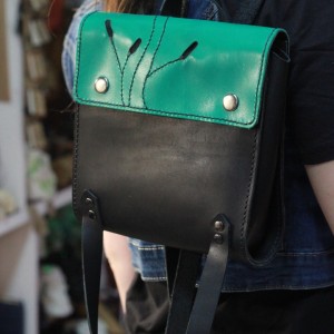 Фото Кожаный рюкзак зелёно-чёрный