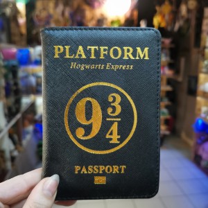 Фото Обложка на паспорт Гарри Поттер - Платформа 9 и 3/4