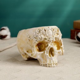 Фото Подставка для мелочей Череп с орнаментом, кость с золотом
